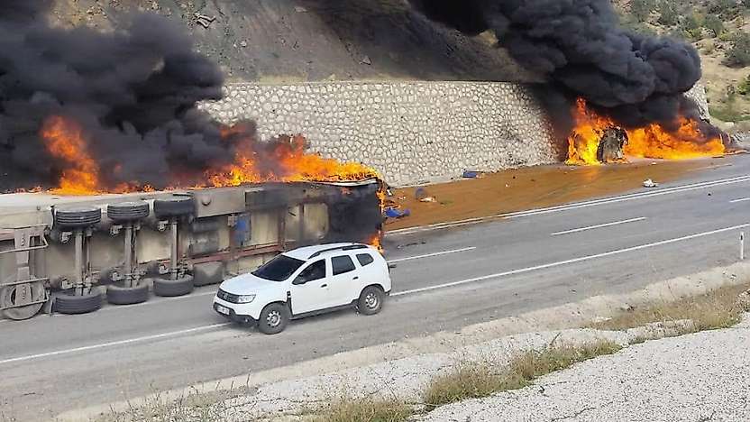 Siirt'te Tırda Patlama! Alev Alev Yandı