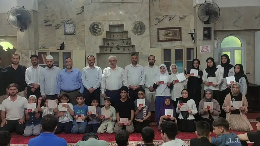 Siirt'te Yaz Kur'an Kurslarında Başarılı Öğrenciler Ödüllendirildi