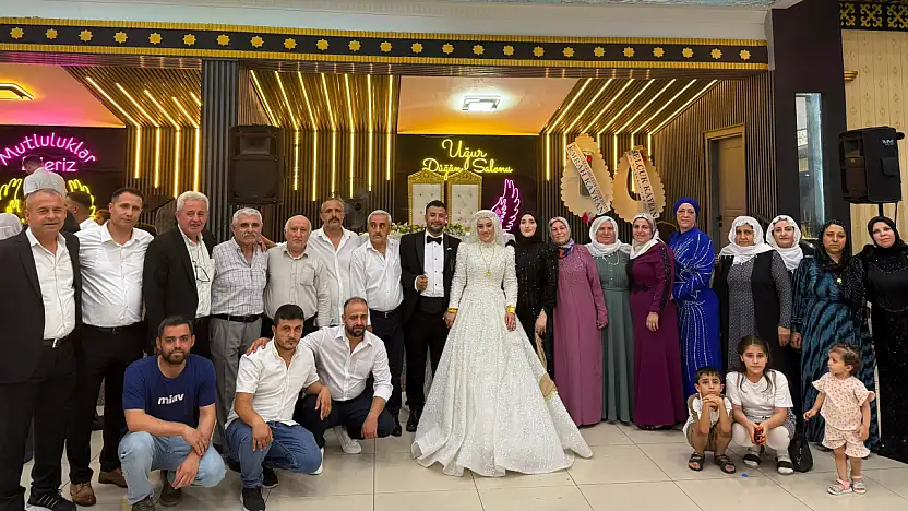 Siirt'te Yiğit ve Kayran Ailelerinin Mutlu Günü: Selma ve Hüseyin Dünyaevine Girdi