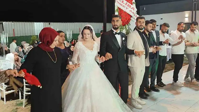 Siirt'ten Polonya'ya Uzanan Aşkın Mutlu Sonu: İzabella ile Umutcan Evlendi