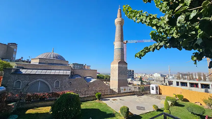 Siirt Ulu Cami'nin Kapalı Kalmasına Tepki: 'Hiç Olmazsa Cuma Günleri Açılsın'