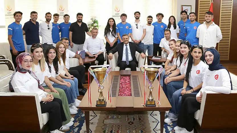 Siirt Üniversitesi Halk Oyunları Takımı İki Kategoride Türkiye Şampiyonu Oldu