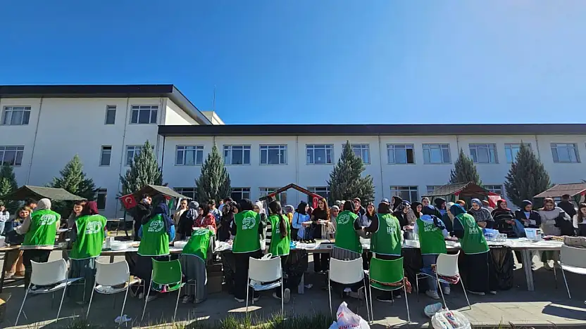 Siirt Üniversitesi'nde Gazze ve İhtiyaç Sahipleri İçin Kermes Düzenlendi