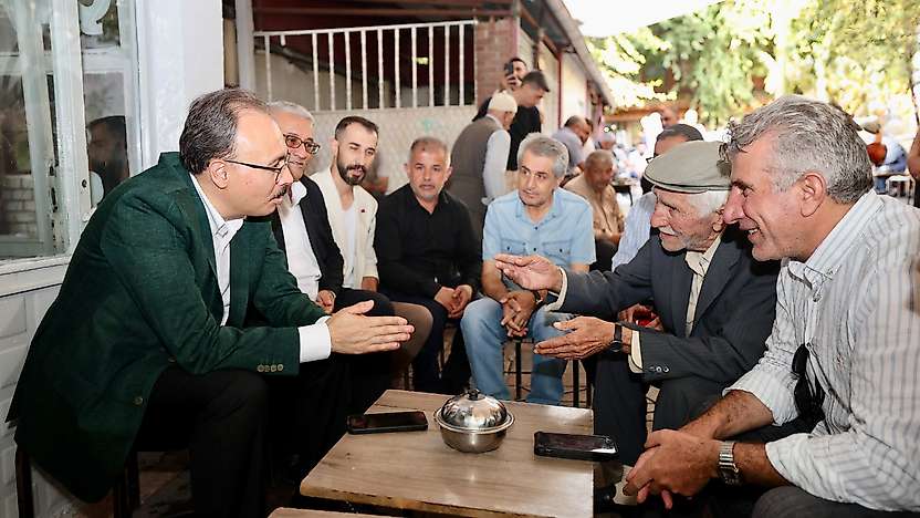 Siirt Valisi Kızılkaya, Cumhuriyet Caddesi'nde Esnaf ve Vatandaşlarla Buluştu