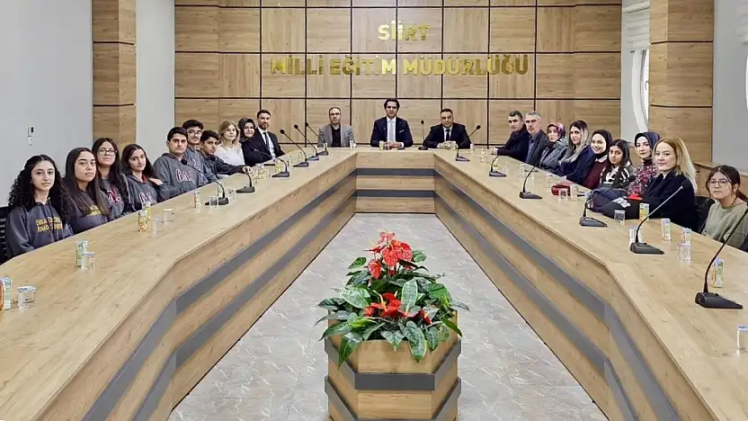 Siirtli öğrenciler TÜBİTAK 2204-A bölge finalleri öncesi İl Millî Eğitim Müdürü ile buluştu
