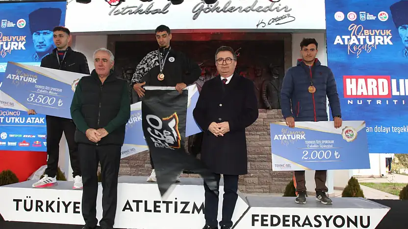 Siirtli özel sporcu İsa Beştaş Büyük Atatürk Koşusu'nda ikinci oldu