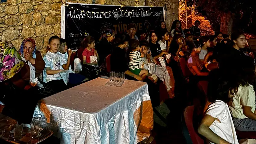 Sinema Köylere Taşındı: Siirt'te Çocuklar İlk Kez Açık Havada Film İzledi