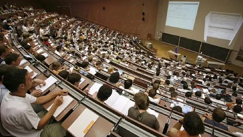 Üniversite eğitimi üç yıla mı düşüyor? YÖK Başkanı Özvar'dan açıklama!