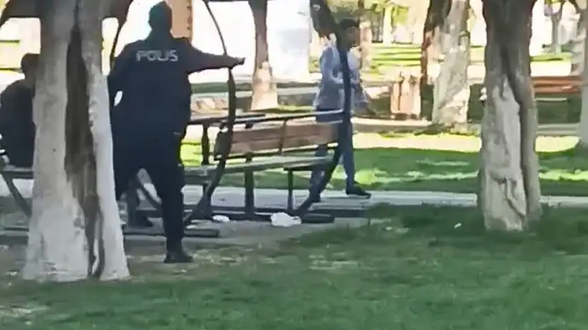 Siirt'te Zihinsel Engelli Genç Bıçakla Vatandaşlara Saldırdı