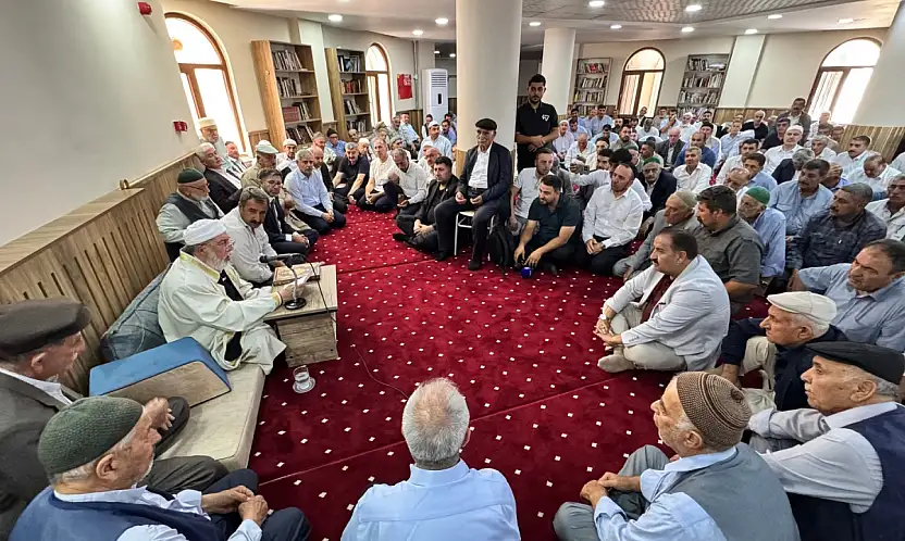 1 Kişinin Öldüğü Kan Davası Büyümeden Son Buldu: Siirtli Aileler Barış Sofrasında Buluştu