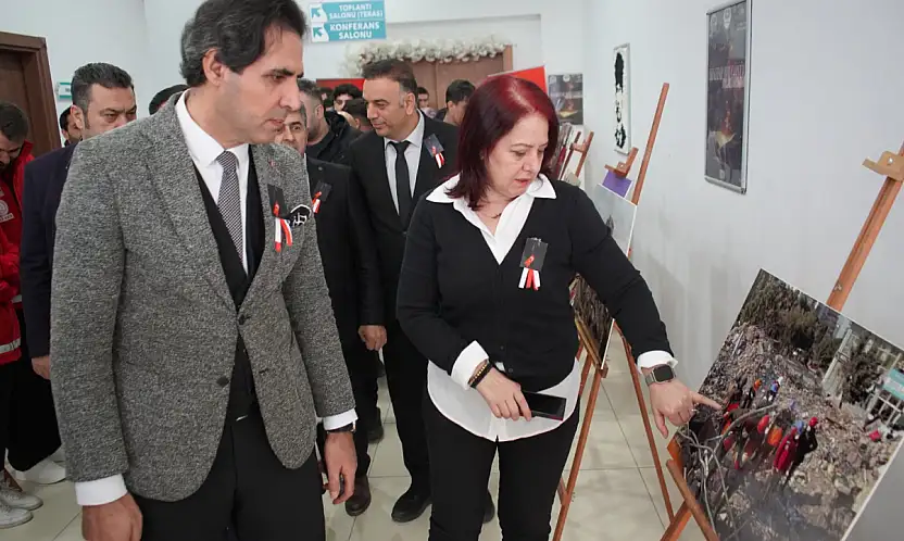 6 Şubat depremlerinde hayatını kaybeden vatandaşlar, Siirt İl Millî Eğitim Müdürlüğü'nde anıldı