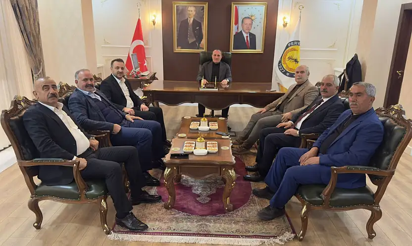 AK Parti Siirt İl Başkanı Özturan, Pervari'de partililerle bir araya geldi