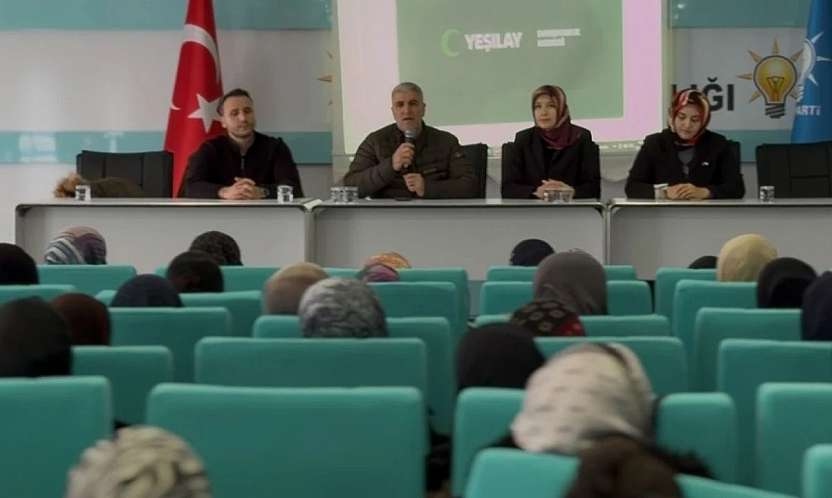 AK Parti Siirt İl Kadın Kolları'ndan bağımlılıkla mücadele semineri