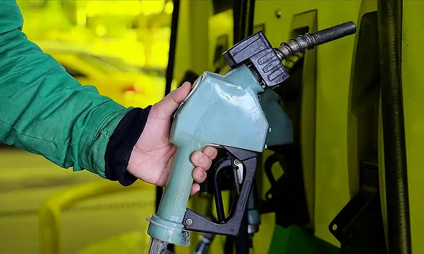 Akaryakıtta Uzun Süreli Artışın Ardından İndirim Geldi! İşte Siirt'te Güncel Benzin Mazot ve LPG Fiyatları