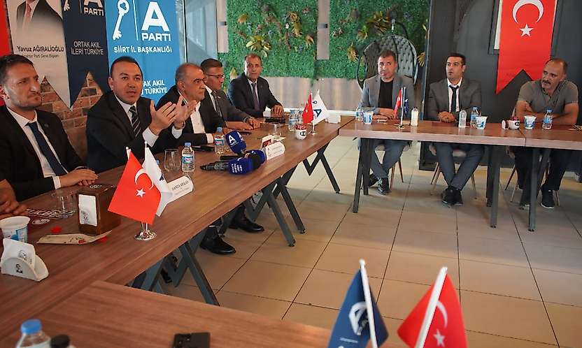 Anahtar Parti'nin Bölge Toplantısı Siirt'te Yapıldı: 9 İl Aynı Masada Buluştu