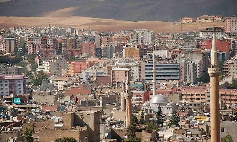 Artı Siirt Öneriyor: Siirt'te Konut Seferberliği Başlatılmalı, Lojman ve Sosyal Konut Modeli Hayata Geçirilmeli