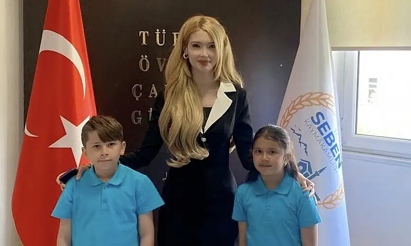 'Barbie Kaymakam' Olarak Tanınan Tuğçe Orhan Vali Yardımcısı Oldu