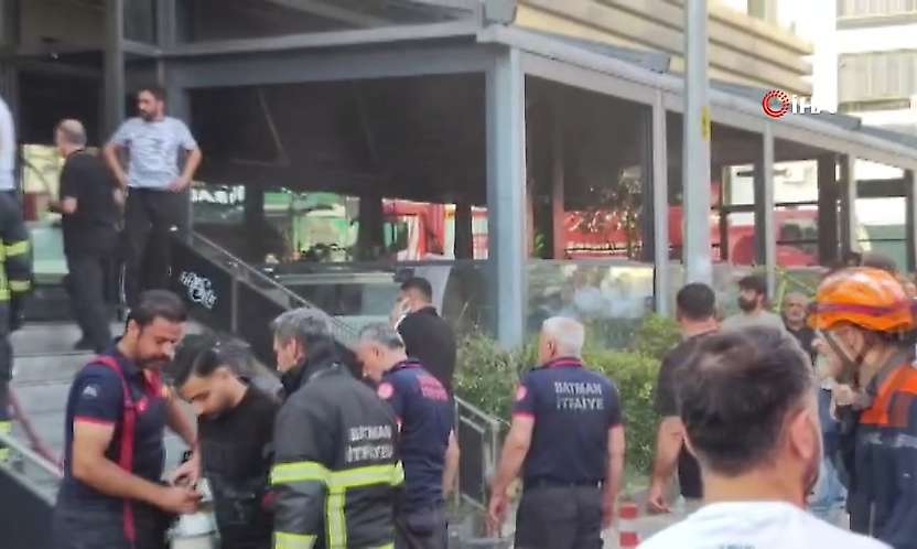 Batman'da Spor Salonunda Yangın: 2 Kişi Hayatını Kaybetti, 9 Kişi Dumandan Etkilendi
