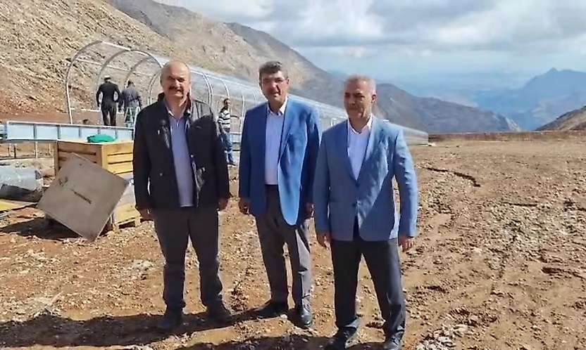 Batman Mereto Dağı'na Kayak Merkezi Hazırlıyor: Siirt Kendi Potansiyelini Ne Zaman Değerlendirecek?