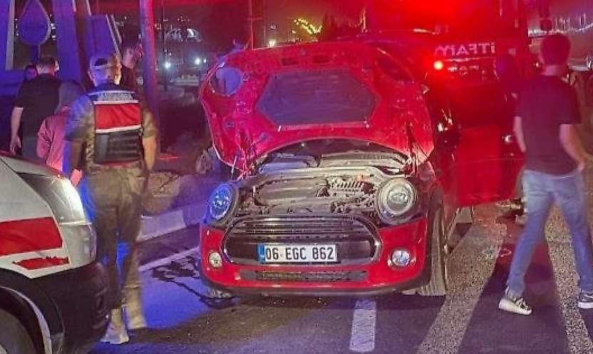Batman-Siirt Yolunda İki Otomobil Çarpıştı: 3 Yaralı