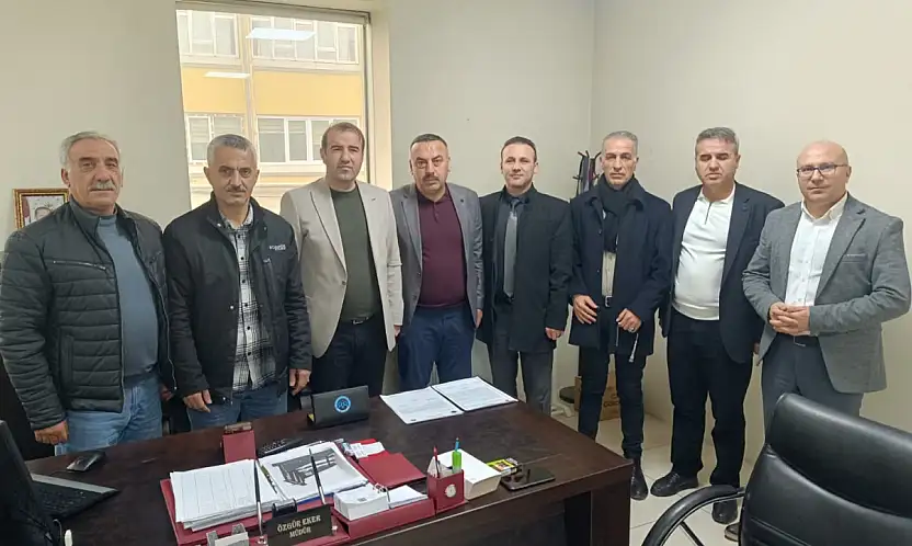 Bem-Bir-Sen'den Siirt Belediyesi Personeline Tebrik ve Hediye