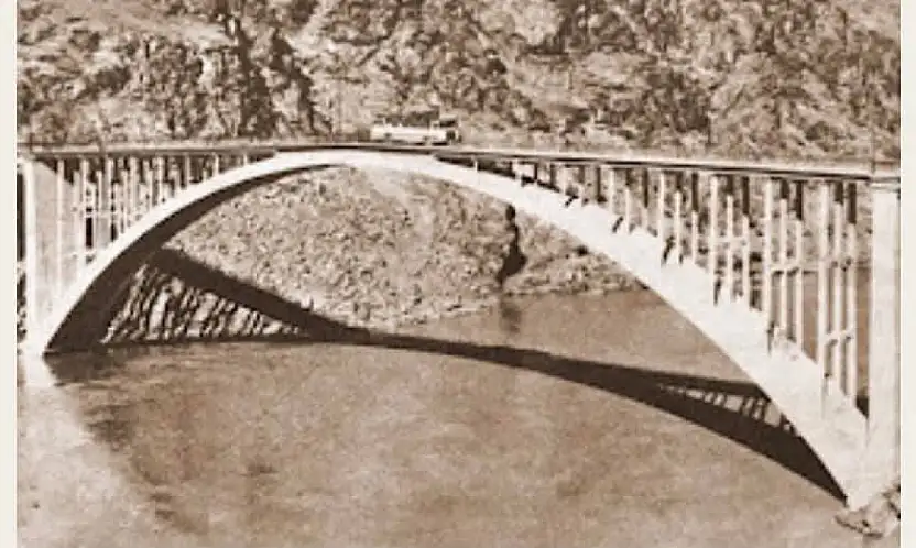 Biloris Köprüsü'nün yıllar öncesine ait fotoğrafı ortaya çıktı