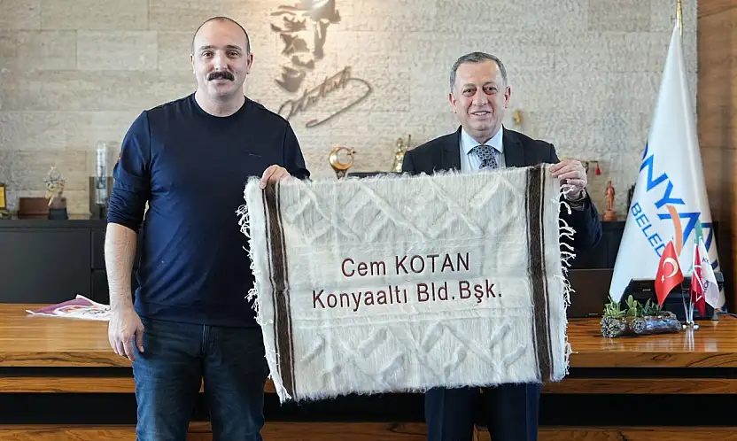 CHP Kurtalan İlçe Başkanı Karataş'tan Konyaaltı Belediye Başkanı Kotan'a Siirt'e özgü hediye