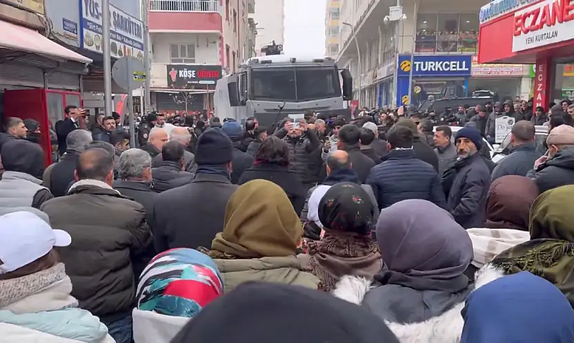 DEM Parti ve DBP'den Siirt Kurtalan'da Suriye'nin kuzeyi için yürüyüş