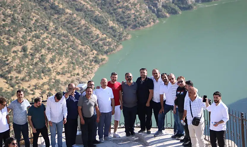 Doğu ve Güneydoğu Eczane Teknisyenleri Siirt'te Buluştu