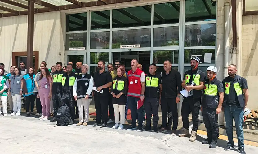 Eruh Devlet Hastanesi'nde Gerçeğini Aratmayan Deprem ve Yangın Tatbikatı