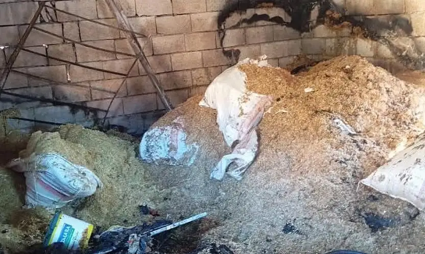 Eruh'ta Depo Yangını : Köylülerin Müdahalesiyle Söndürüldü