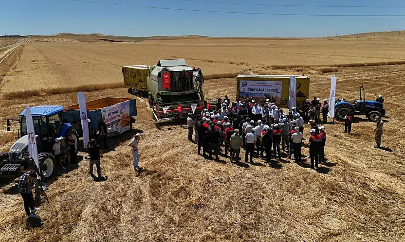 Garzan Ovası'nda İlk Hasat Yapıldı: Vali Kızılkaya'dan Anız Yangını Uyarısı