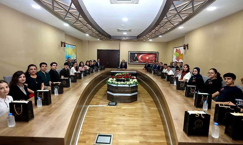 İstanbul'un Öğrencileri Siirt'te: Tarihi Ve Kültürel Gezi Başladı