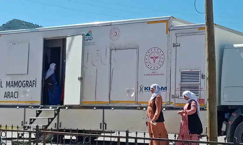 KETEM mobil mamografi aracı Pervari'nin Doğan Köyü'nde kadınların hizmetinde
