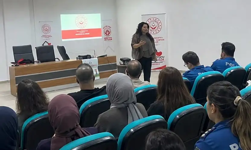 Kurtalan'da Emniyet Personeline Koruyucu Aile Eğitimi Verildi