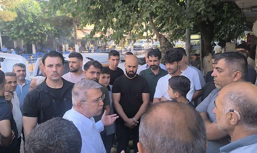 Kurtalan'da trafik gerilimi sonrası dikkat çeken buluşma: Siirt İl Emniyet Müdürü vatandaşları dinledi