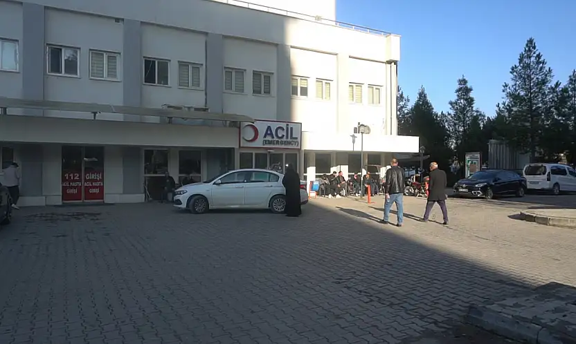 Kurtalan'da Traktör Devrildi: İki Kardeş Yaralandı