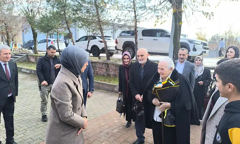 Kurtuluş Savaşı'nın Komutanlarından Kazım Karabekir'in Kızı Siirt'e Geldi