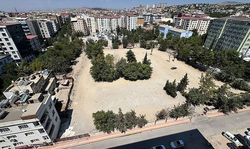 Öğretmenevi Geliyor, Otopark Gidiyor: Siirt'te Yeni Proje Yeni Sorun mu Getirecek?