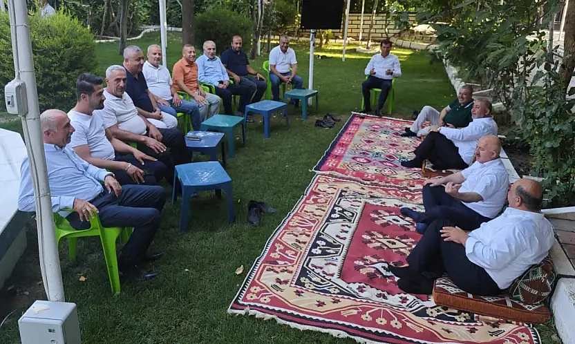 Seyithan Solmaz'dan Atabağı Belediye Başkanı Tayyar Lale'ye Ziyaret