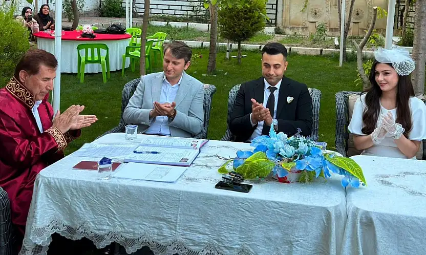 Siirt Atabağı'nda Jandarma Personelinin Nikahını Başkan Tayyar Lale Kıydı, Kaymakam Özcan Şahitlik Yaptı