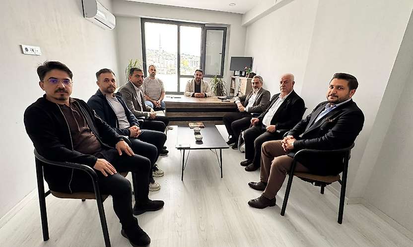 Siirt Baro Başkanı Alptekin ve Yönetiminden Artı Siirt'e Ziyaret