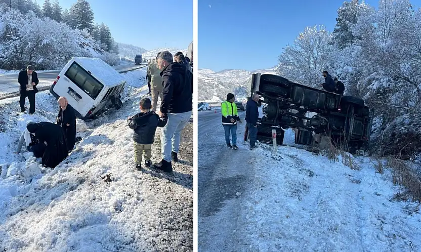 Siirt Baykan'da Buzlanma Kazalara Neden Oldu: Tır ve Minibüs Devrildi, 4 Yaralı