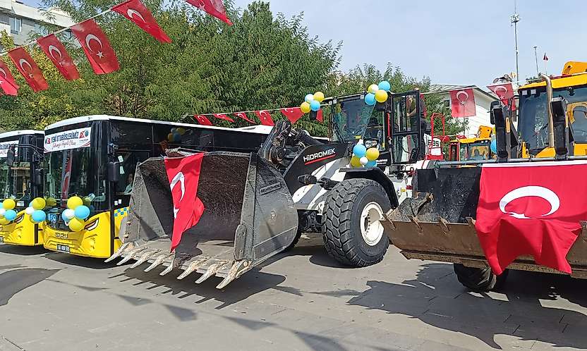 Siirt Belediyesi Araç Filosunu Güçlendirdi: 15 Yeni Otobüs ve 6 İş Makinesi Hizmete Alındı