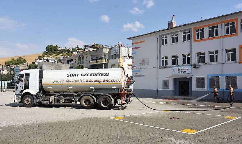 Siirt Belediyesi'nden Okullarda Temizlik Seferberliği