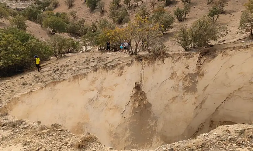 Siirt Botan Vadisi Milli Parkı'nda 30 Metre Derinliğinde Dev Bir Obruk Keşfedildi!