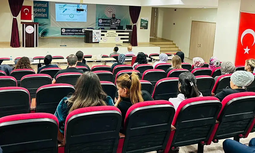 Siirt Eğitim ve Araştırma Hastanesi'nde Kan Yoluyla Bulaşan Hastalıklar Eğitimi Düzenlendi