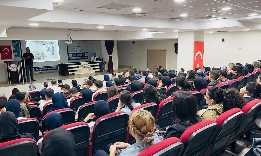 Siirt Eğitim ve Araştırma Hastanesi'nde stajyer öğrencilere İSG ve uyum eğitimi