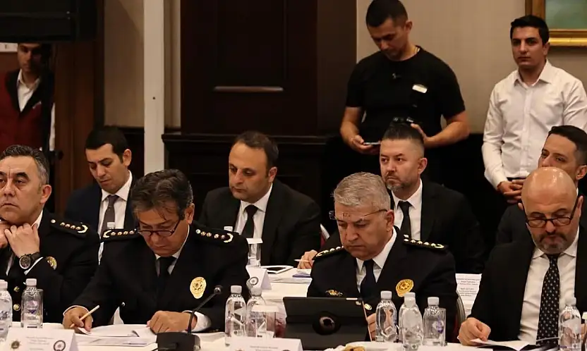 Siirt Emniyet Müdürü Mehmet Özdemir, Mardin'deki Narkotik Zirvesine Katıldı