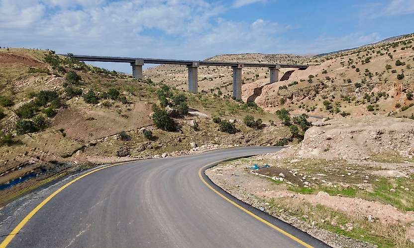 Siirt Eruh–Zarova–Okçular Yolunda Asfalt Çalışması Tamamlandı